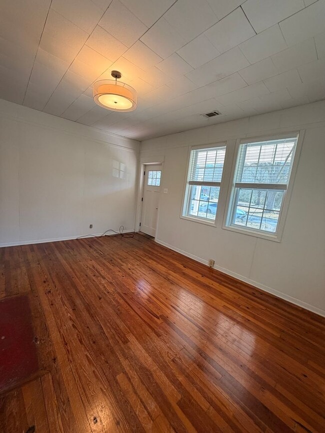 Photo - 3/1 House in Celanese $1,495