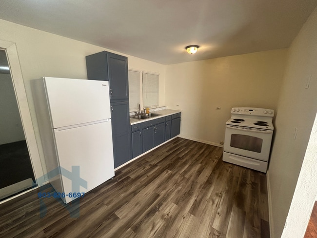 Photo - 205 E Ave A
