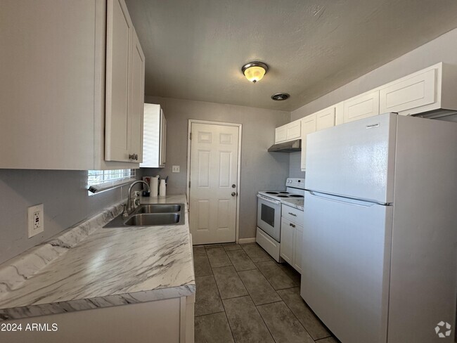 Building Photo - 509 S Stapley Dr Rental