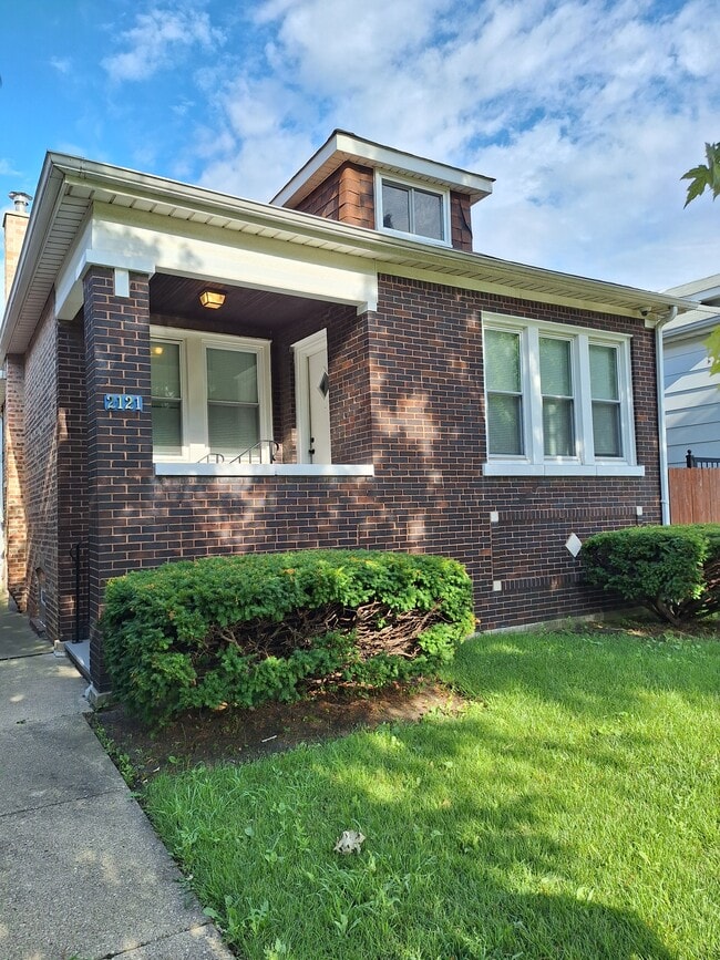 Building Photo - 2121 N Marmora Ave Rental