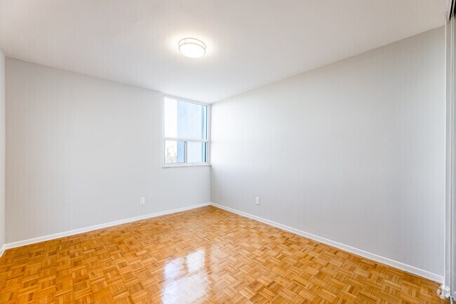1BR, 1BA - 558 SF - Bedroom - 80 St. Clair