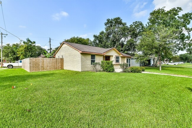 Photo - 304 Bellmar Ln