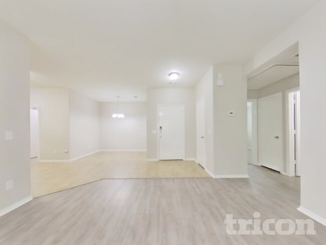 Photo - 110 N Golden Oak Dr