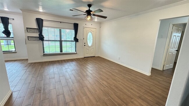 Photo - 221 Hyta St