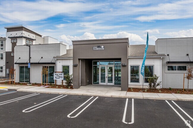 Clubhouse - Fiddyment Apartments
