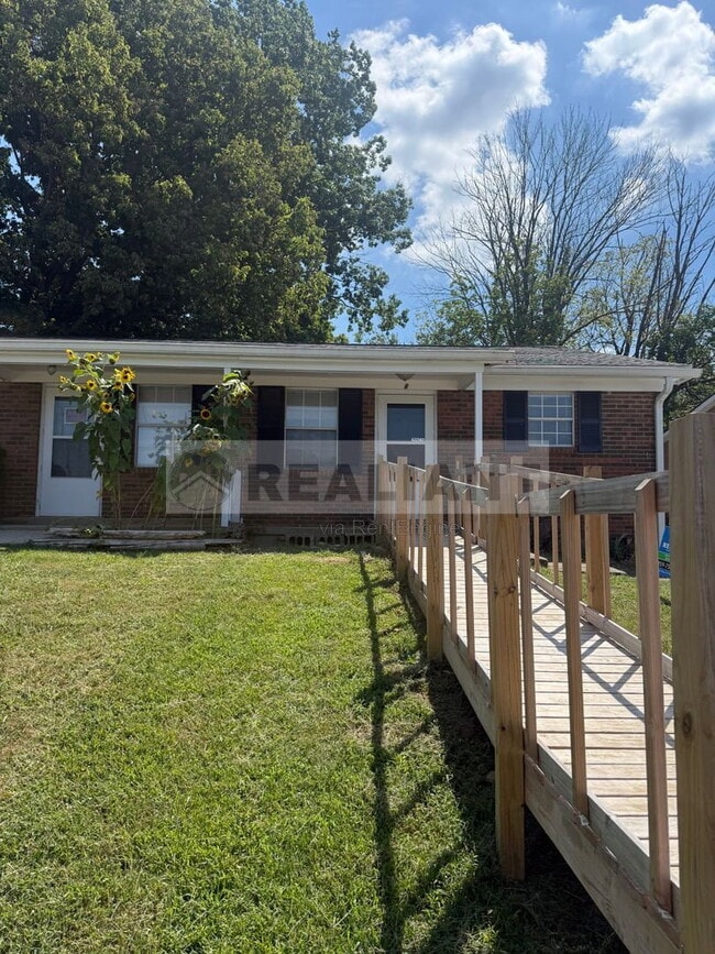 Building Photo - 3688 Crosby Dr Unit B