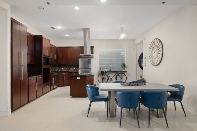 Photo - 1304 E Pineridge Ave