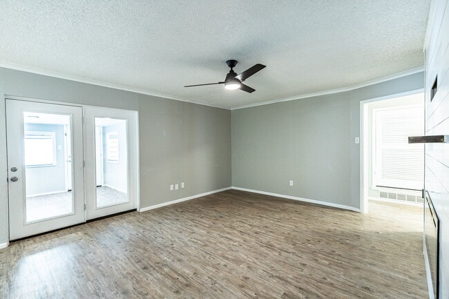 Photo - Beautiful 3 bed 2 bath with a bonus room