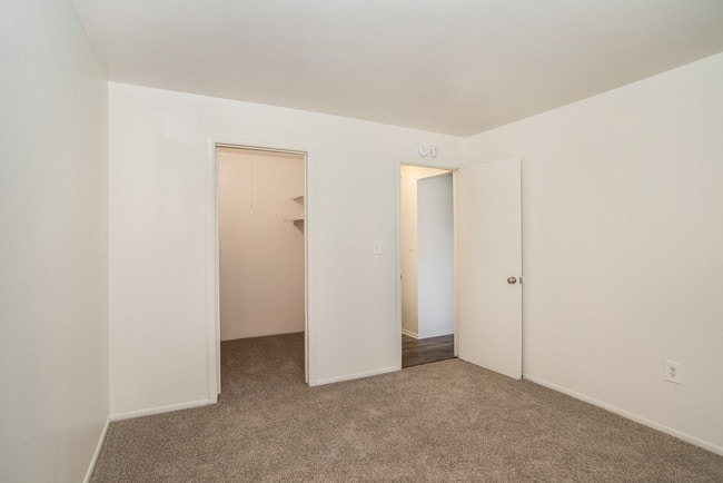 Photo - Sunflower Apartments