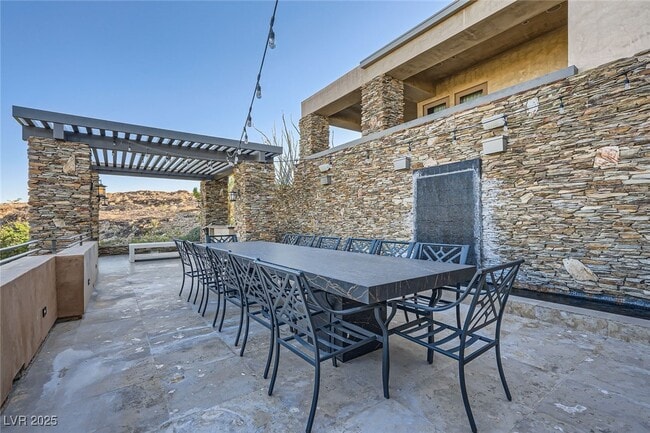 Building Photo - 5 Promontory Pointe Ln Rental