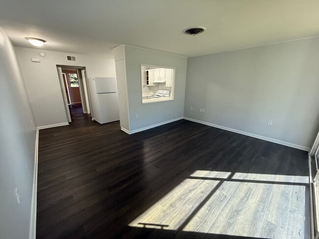 Photo - Courtyard Apartment Homes