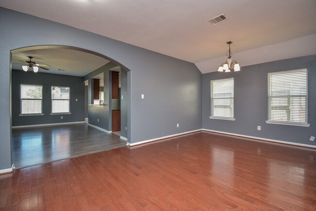 Photo - 917 Almond St