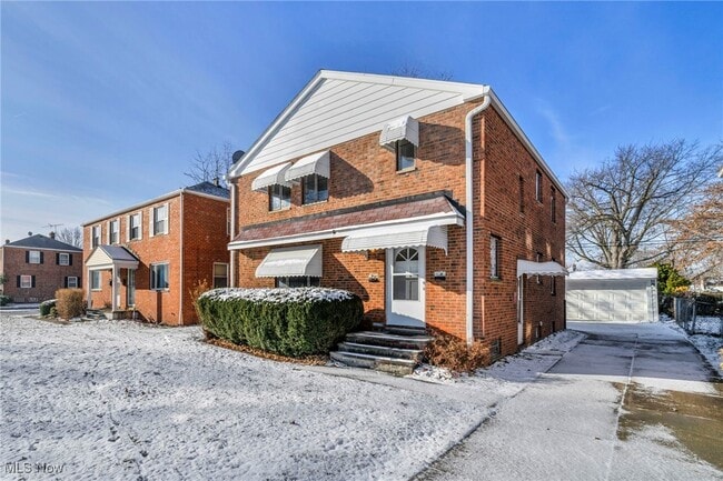 Photo - 422 E 222nd St Unit 2