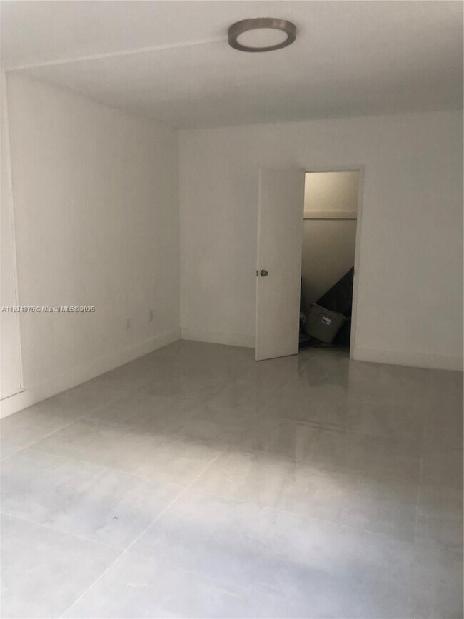 Photo - 10185 Collins Ave Unit 616