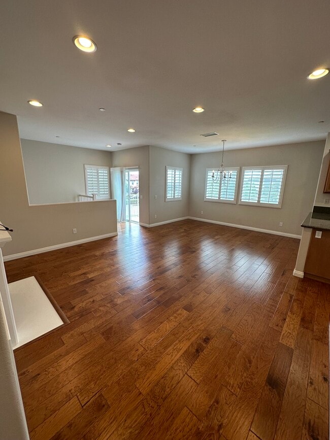 Photo - 715 Garonne St