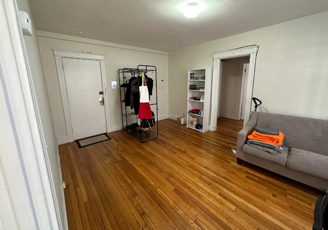 Building Photo - 122 Washington St