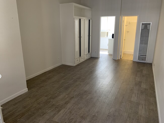 Actualmente $1,995 facturas pagadas - 11017 Strathmore Drive, Los Angeles Apartamentos