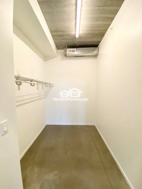 Photo - 350 E Locust St