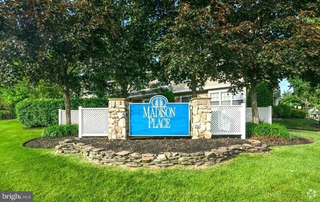 Building Photo - 2701 Saxony Dr Rental
