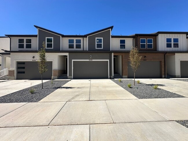 5228 Acacia Dr