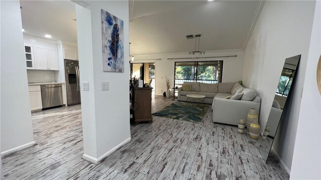 5580 Coach House Cir Unit F