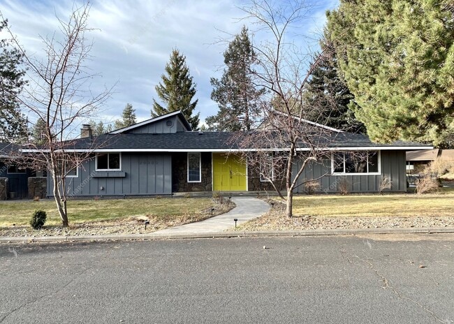 Building Photo - Mid-Century Modern Courtyard Gem in the Old Farm District