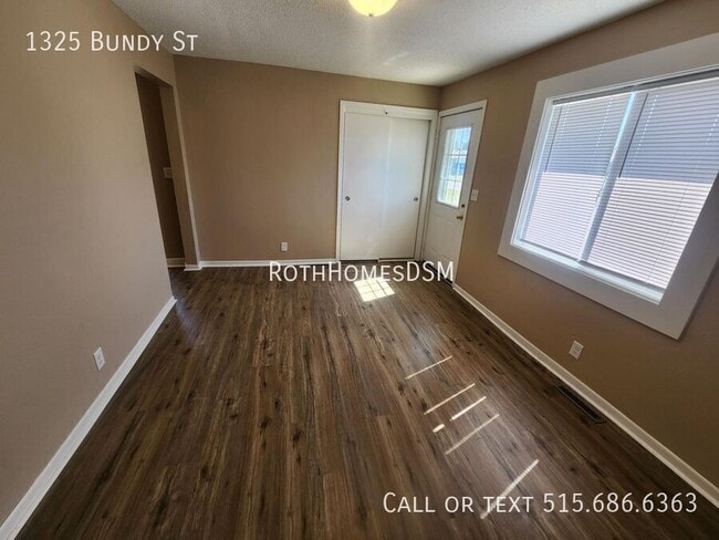 Photo - 1325 Bundy St