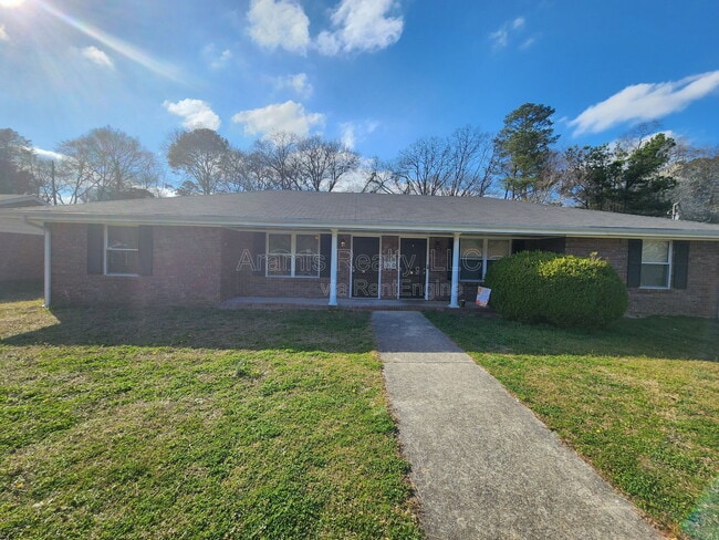 Building Photo - 24 Paige St