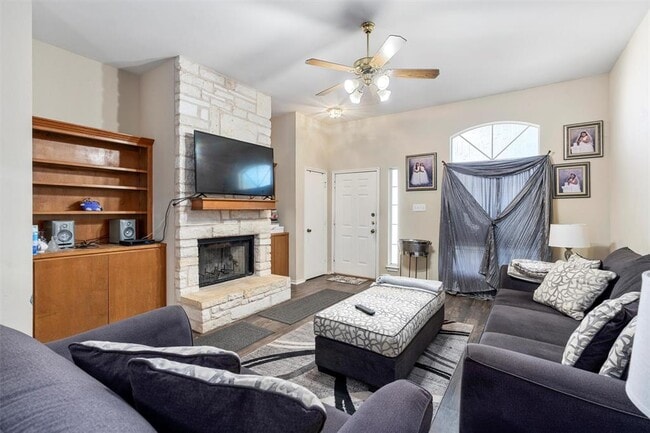 Photo - 707 Broken Bow Dr