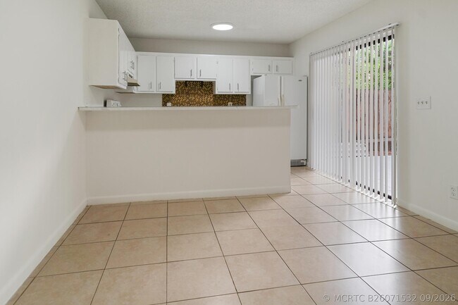237 Alemeda Dr