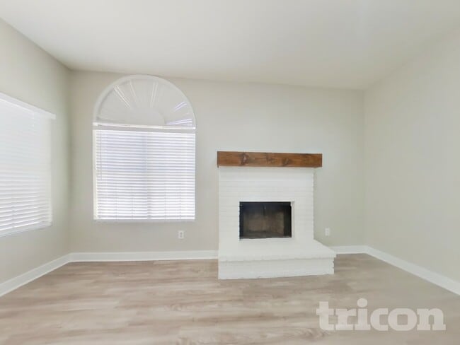 Photo - 6340 W Mercer Ln