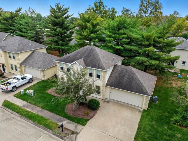 Photo - 420 N Village Cir