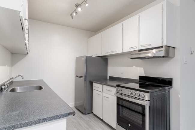 Photo - Monterey Pointe