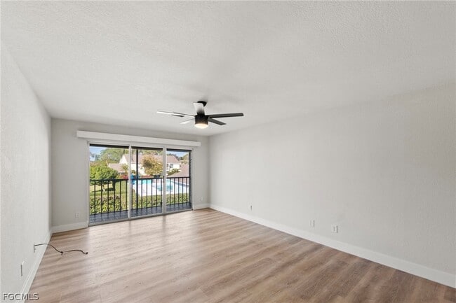 Photo - 1535 Trafalgar Ln