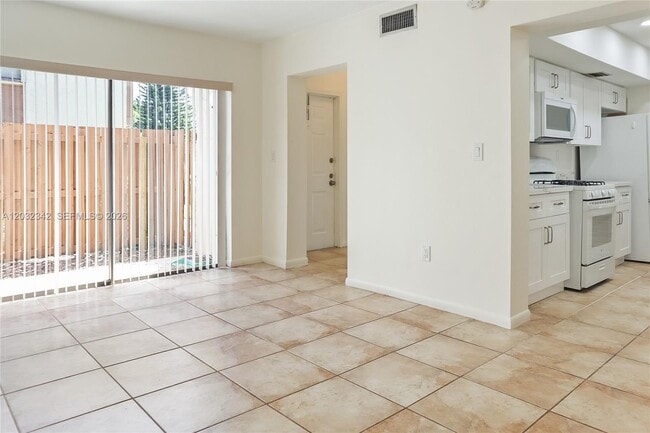 Photo - 11521 SW 109th Rd Unidad 10A