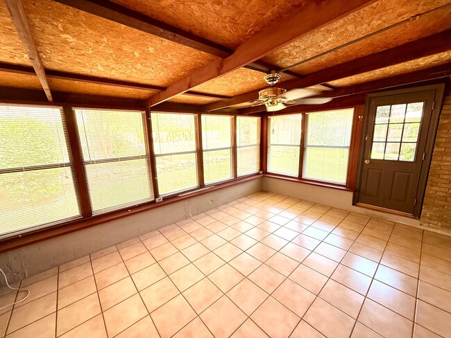 Photo - 2217 Indian Creek Dr