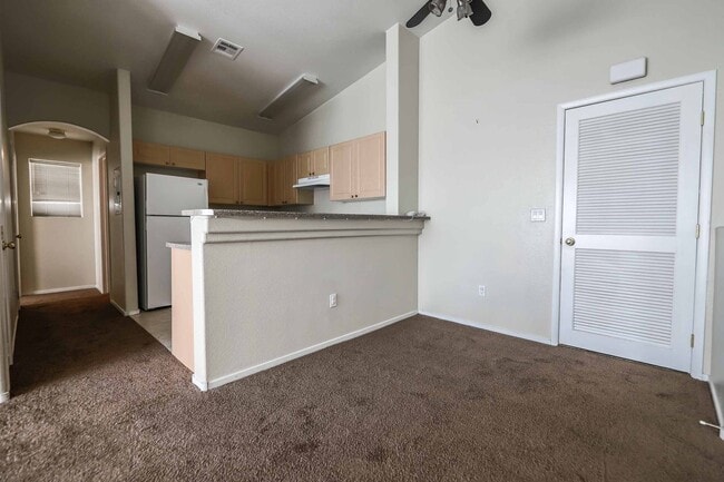 Photo - 2 BEDROOM TOWNHOUSE WITH GARAGE!