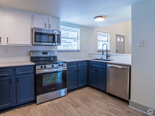 1BR, 1BA - Brazos with Loft - 837SF - Kitchen