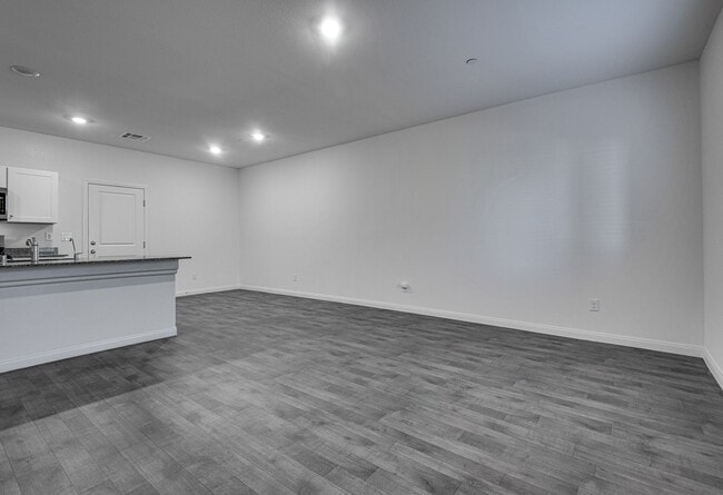 Photo - Like-new home with modern finishes and ope...