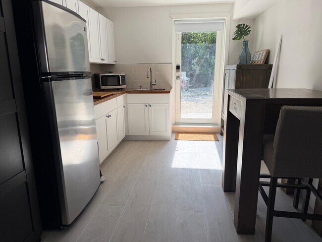 Photo - 14 Sunset Rd Unidad Studio