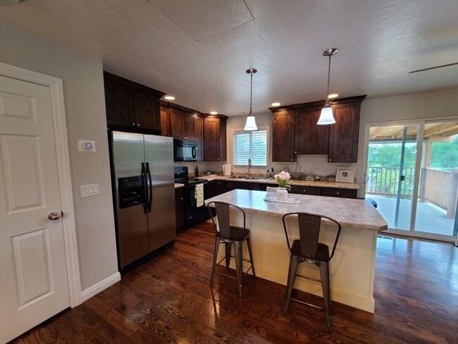 Photo - 937 N 900 W