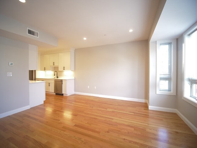 Photo - 194 Havre St Unidad 201