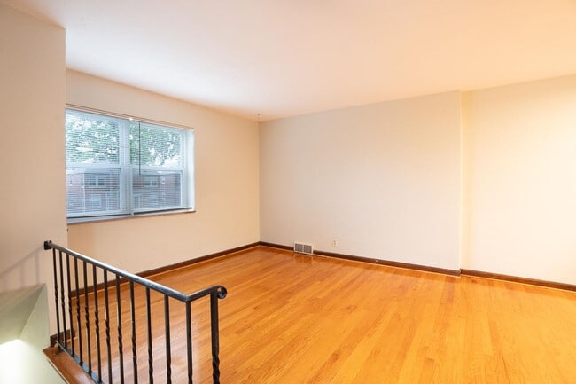 Photo - 6314 Sutherland Ave Unidad 6314 Sutherland Ave, A, 2nd Fl