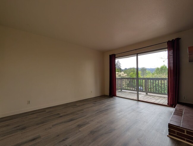 Photo - 2-Bedroom, 1-Bath Duplex In The Friendly Street Area In Eugene!