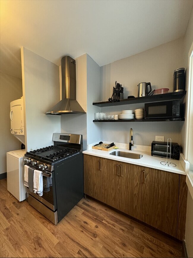 Unit 2 - 74 Baldwin Ave Unit 2