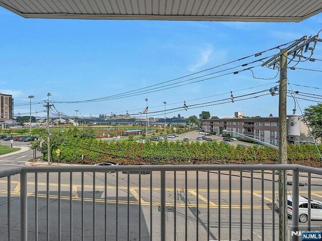 Photo - 1100 River Rd Unit 202