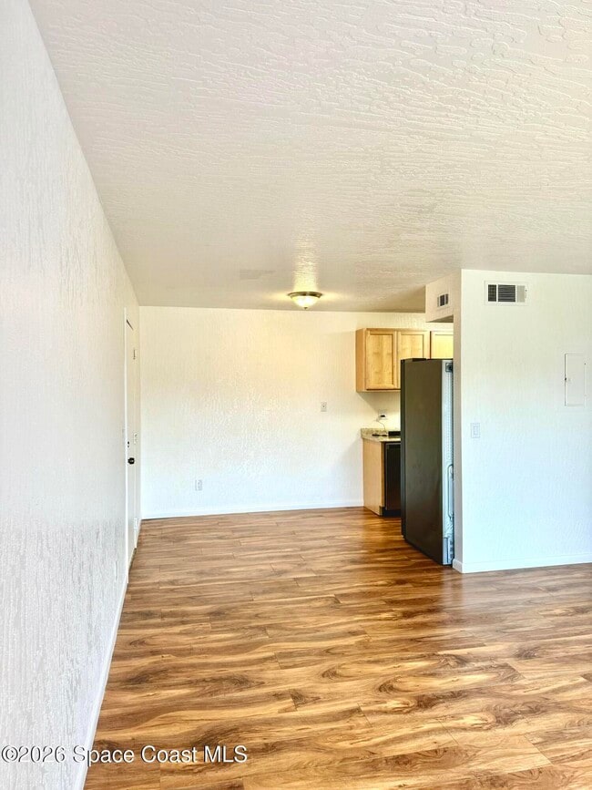 Photo - 2100 Forest Knoll Dr NE Unit 00-202