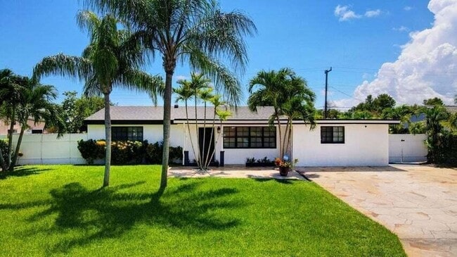 Photo - 168 SE 31st Ave