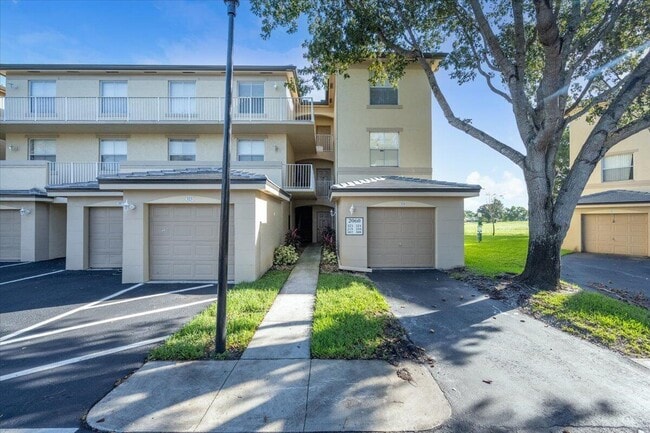 Photo - 2060 Greenview Shores Blvd Unit 308