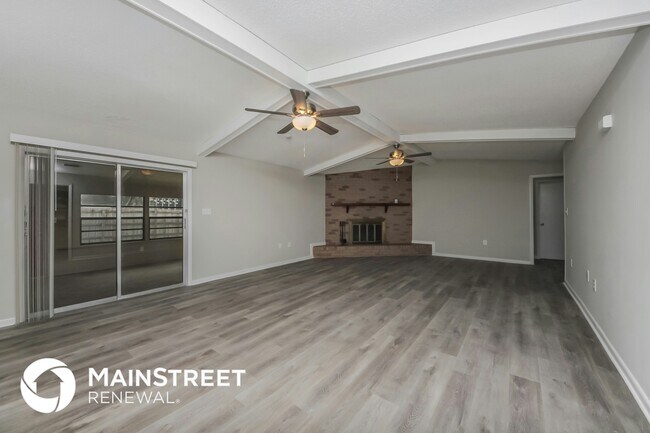 Photo - 1655 Louis Dr